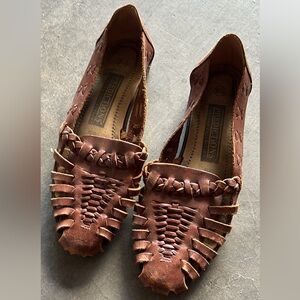 Predictions leather sandal sz 7.5